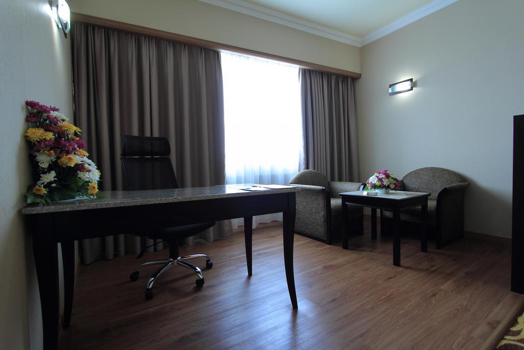 Mega Hotel Sdn Bhd Miri Kamer foto