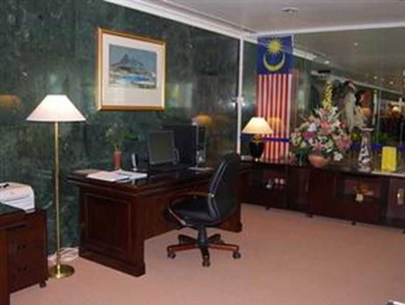 Mega Hotel Sdn Bhd Miri Buitenkant foto